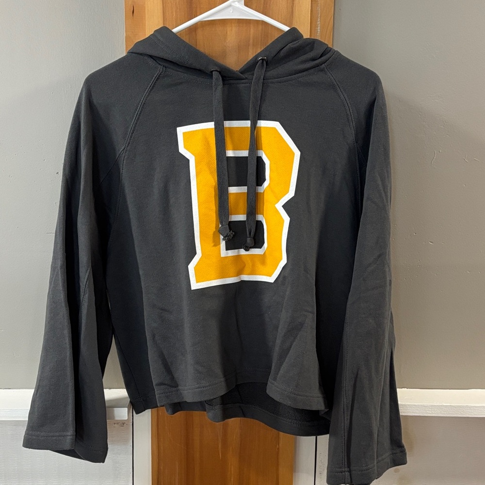 BRUINS cropped hoodie with wide arms
